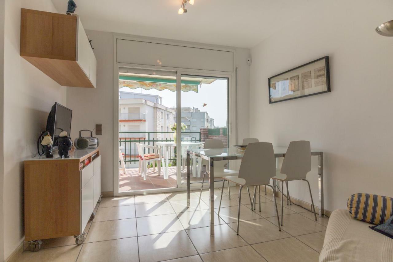 4 Apartment *